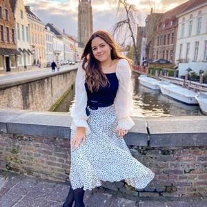 Meet your Posher, Adriana